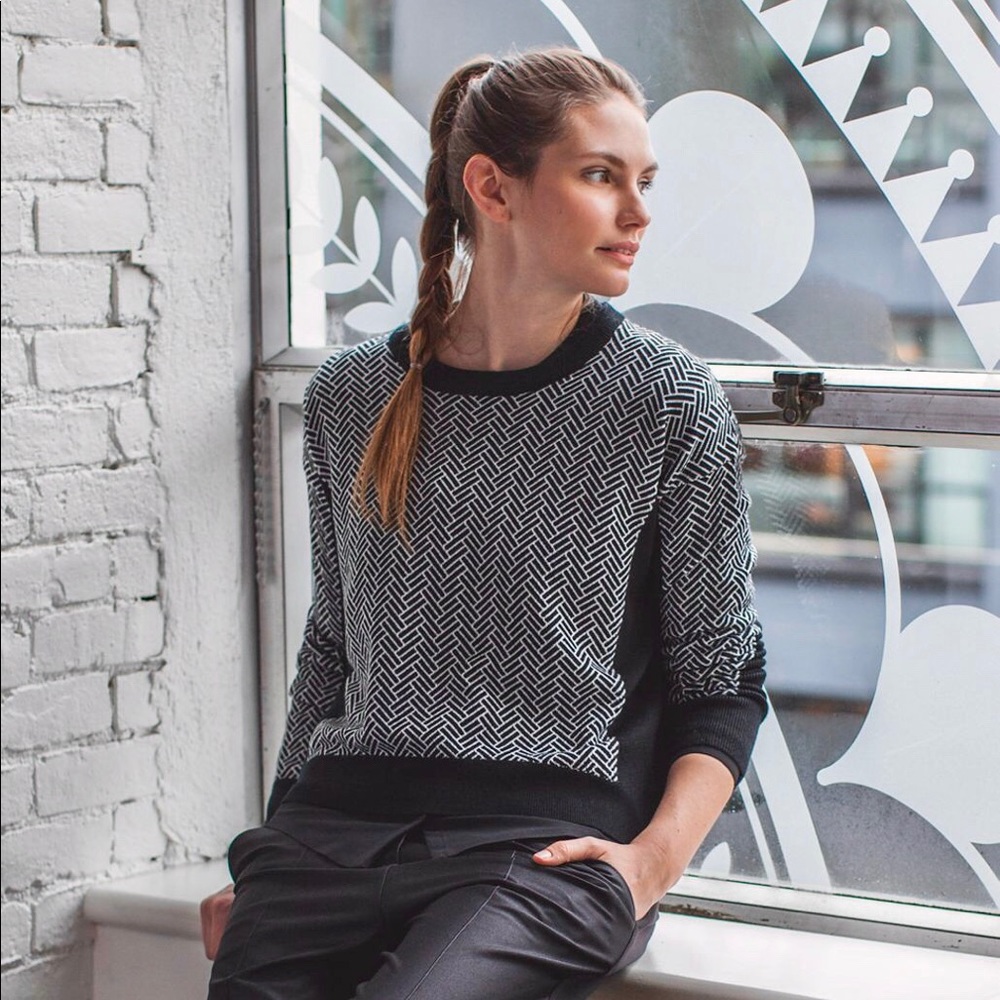 LULULEMON Yogi Crew Merino Wool Chevron Thumbhole Sweater